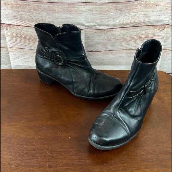 Clarks Shoes - Clark Black Leather Boots